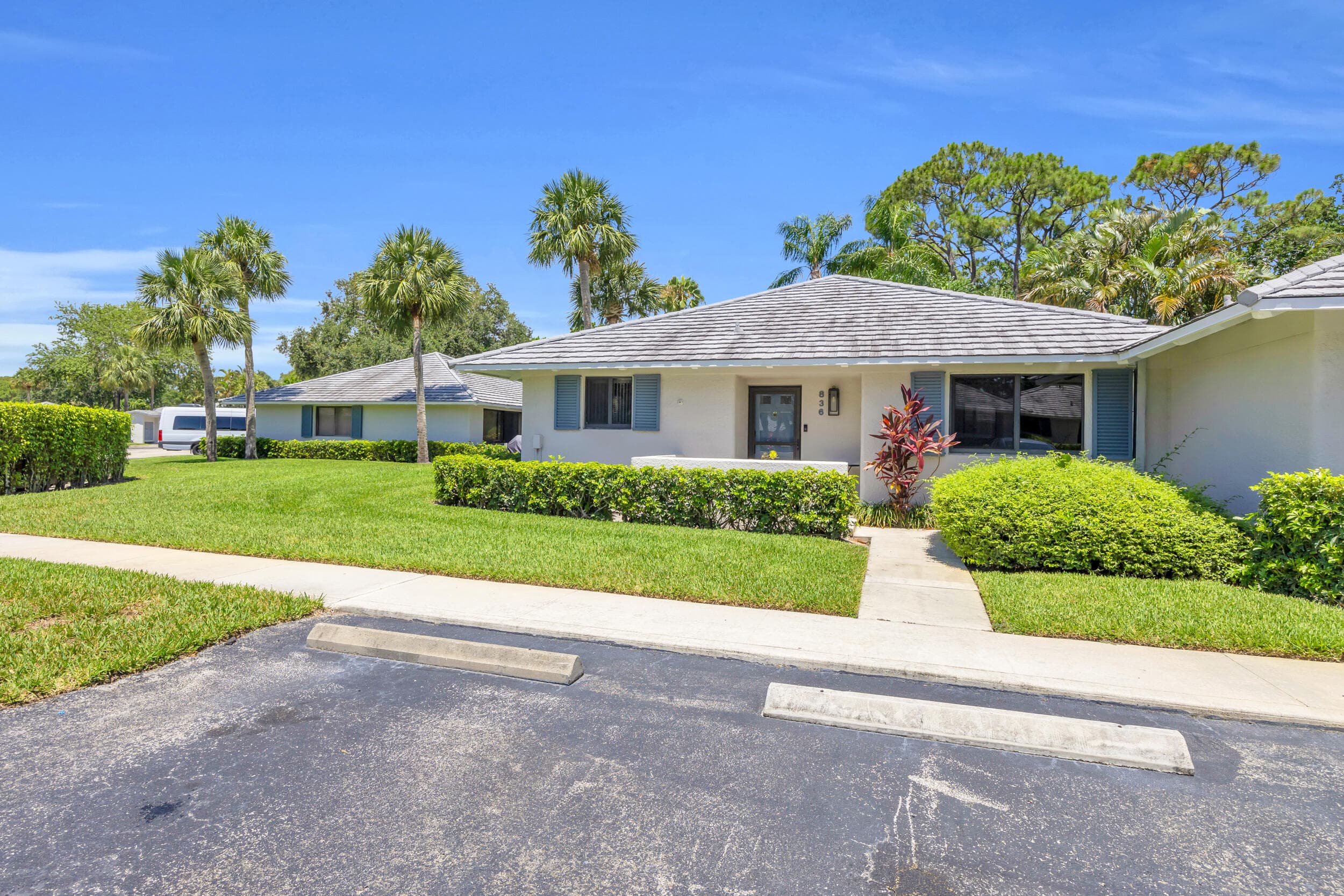 836 Club Drive, Palm Beach Gardens, FL 33418 2