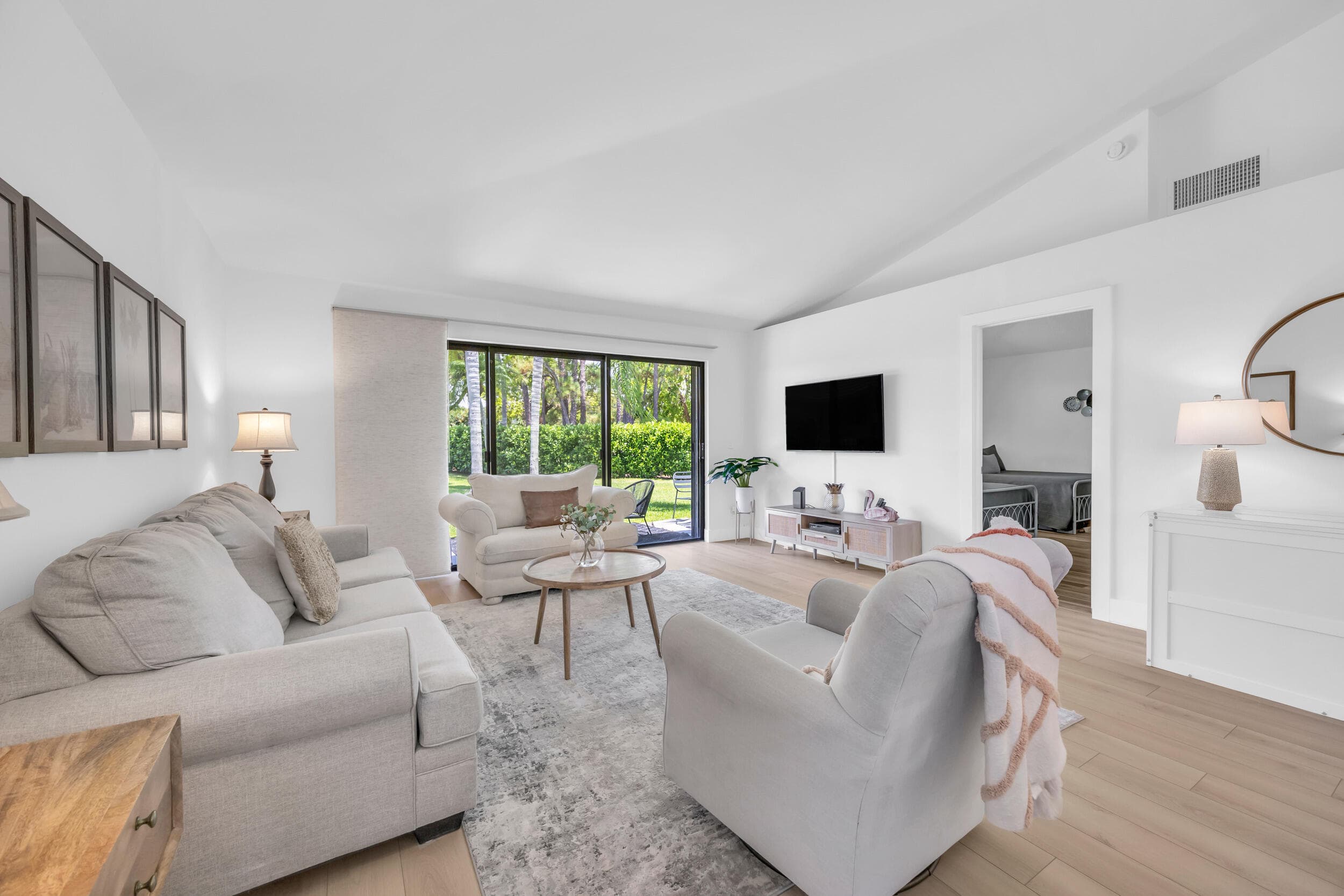 836 Club Drive, Palm Beach Gardens, FL 33418 9