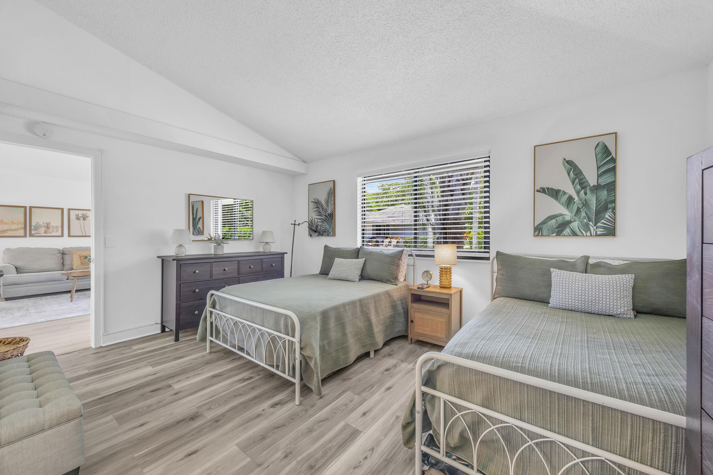 836 Club Drive, Palm Beach Gardens, FL 33418 28