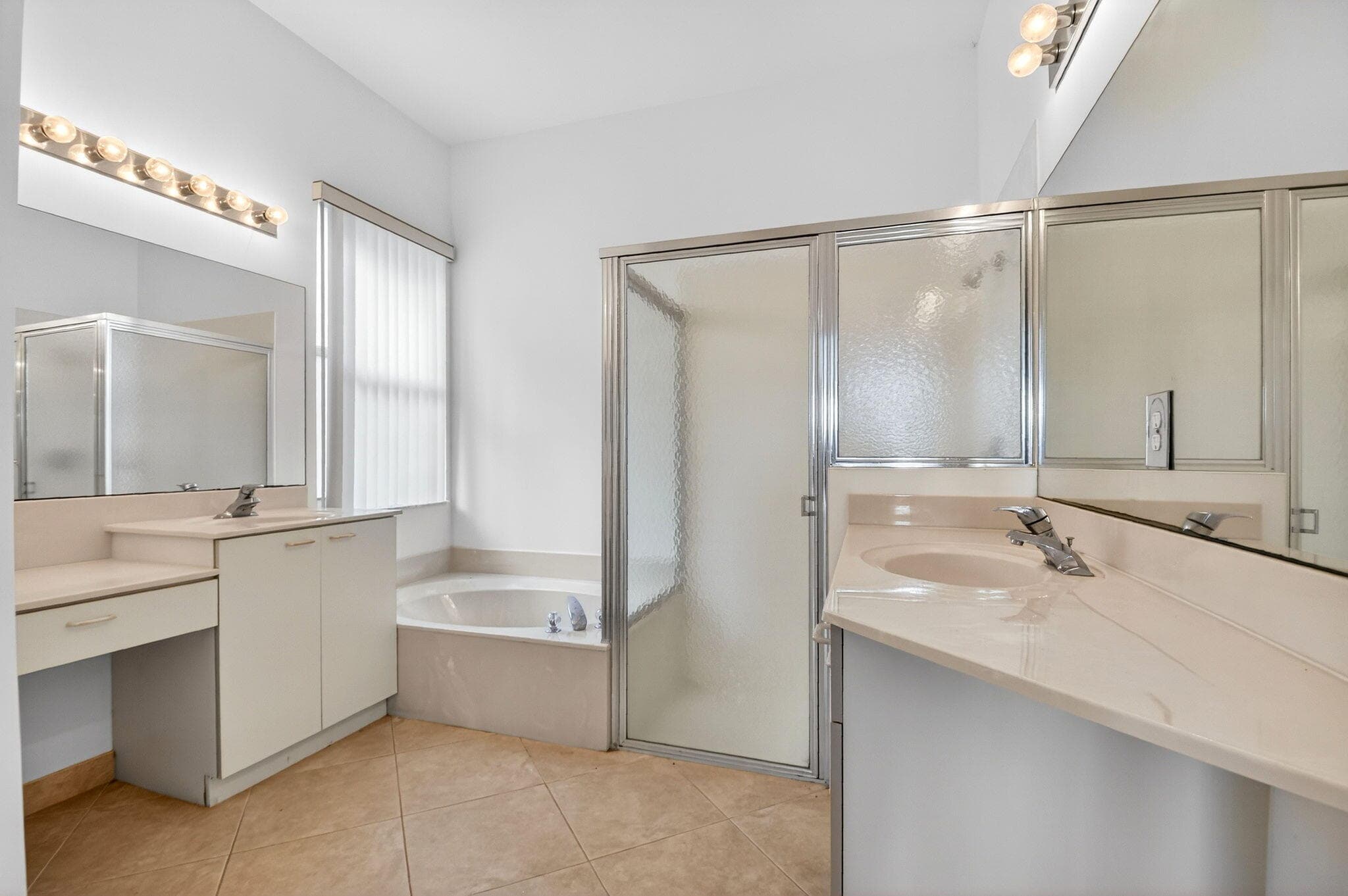 2431 Westmont Drive, Royal Palm Beach, FL 33411 30