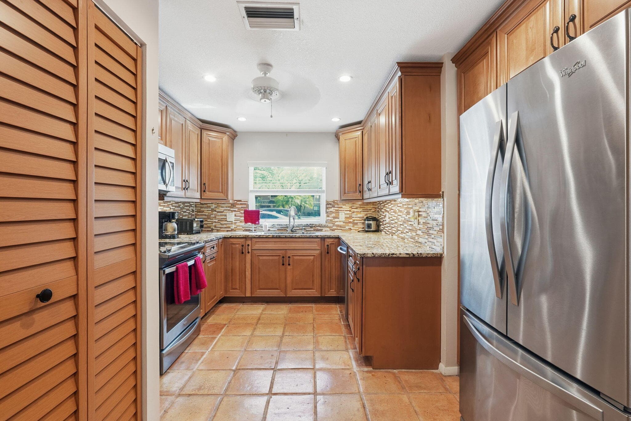 2049 NW 45th Avenue, Coconut Creek, FL 33066 12