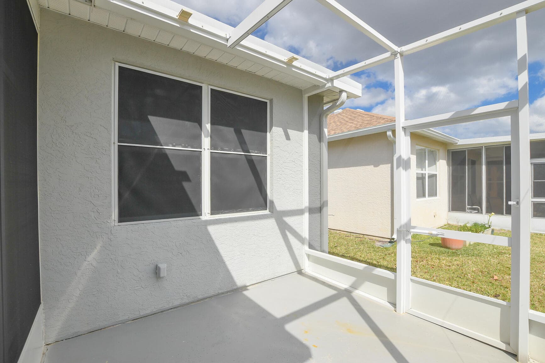 569 NW Cortina Lane, Port St. Lucie, FL 34986 48
