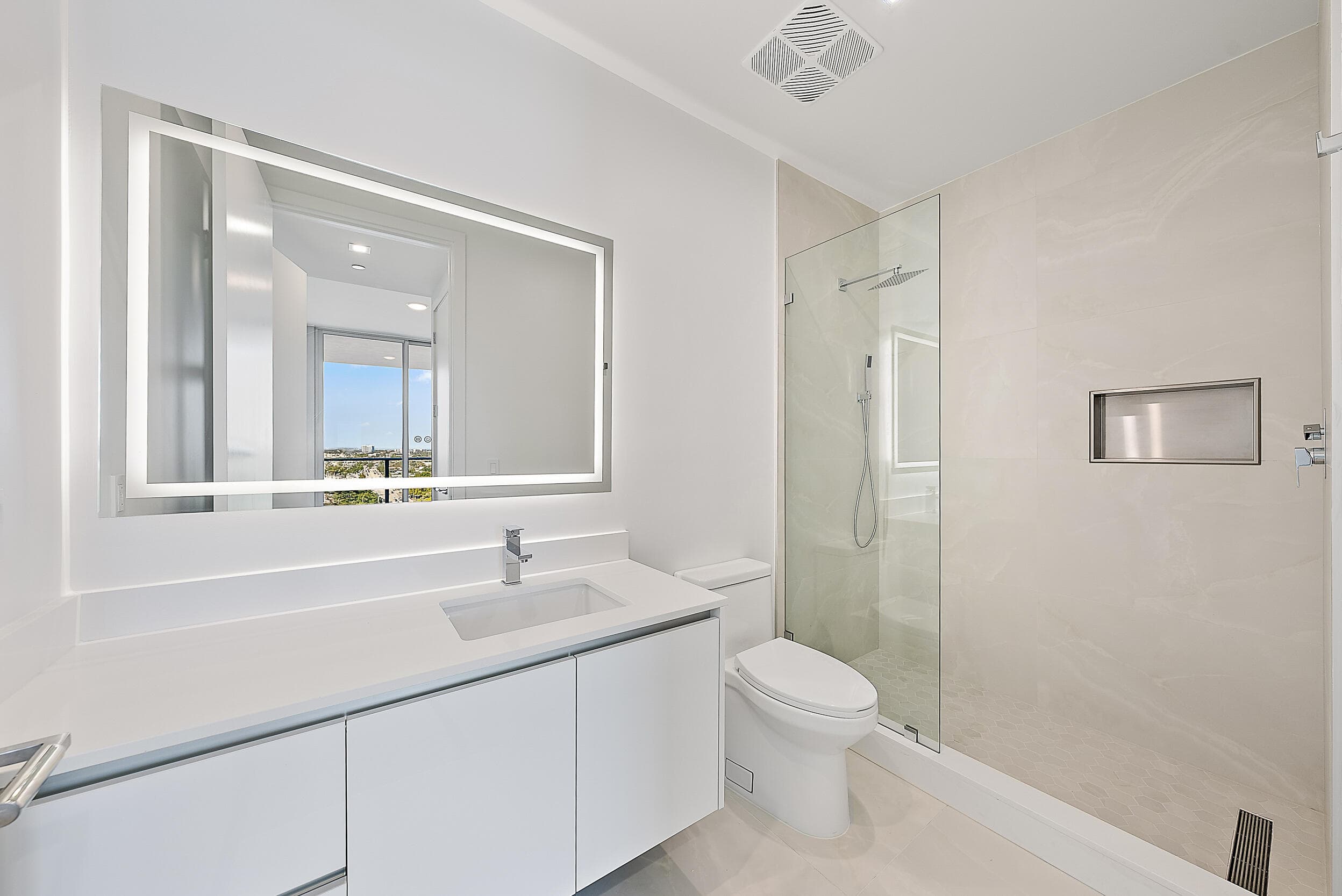 220 Lake Shore Drive N-1521, Lake Park, FL 33403 24
