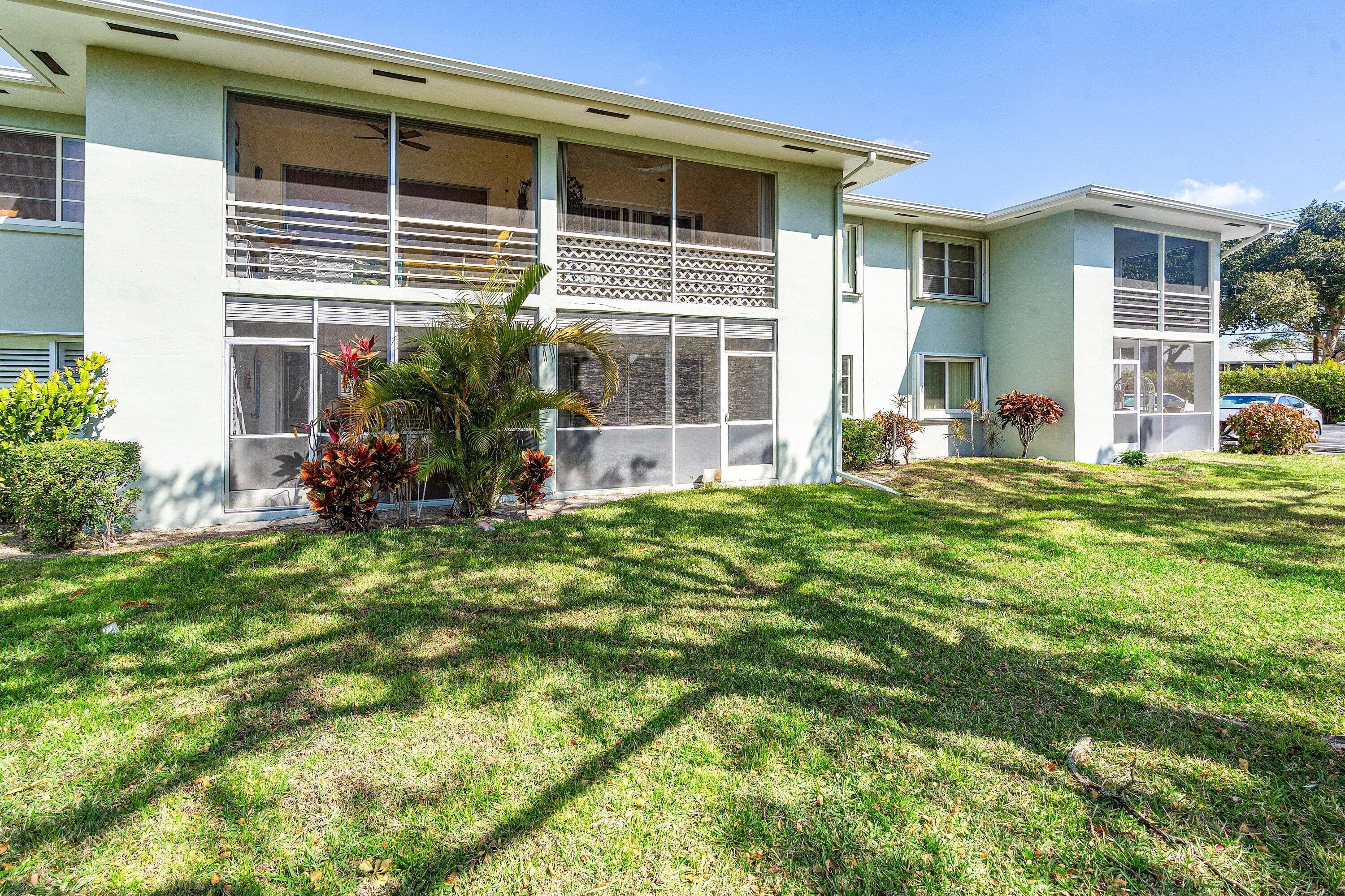 2440 SW 22nd Avenue 703, Delray Beach, FL 33445 28