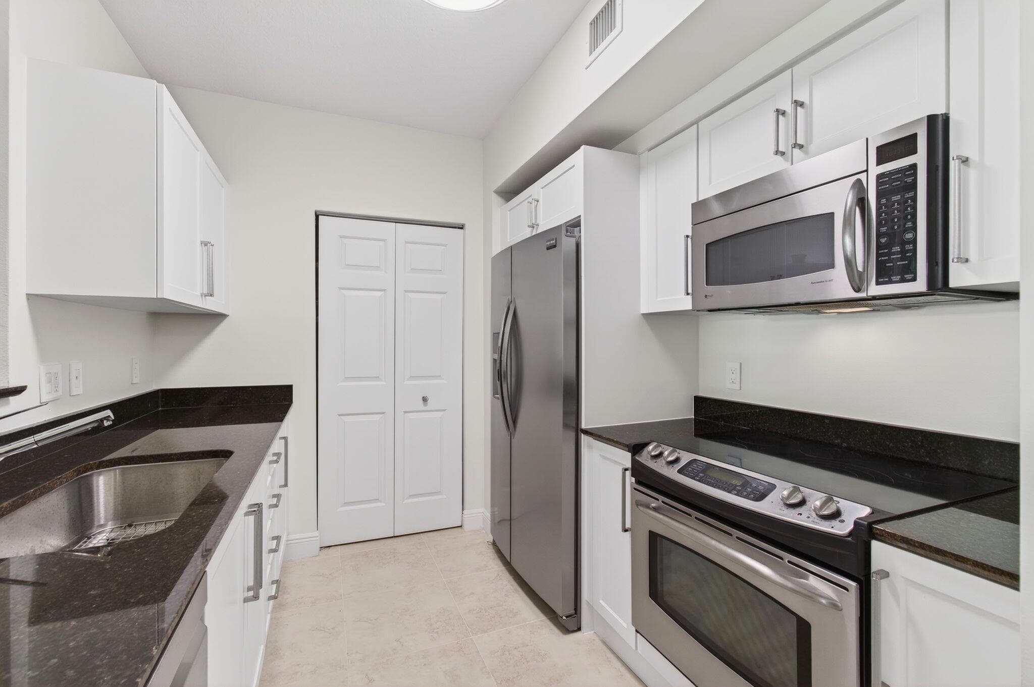 625 Casa Loma Boulevard 403, Boynton Beach, FL 33435 26