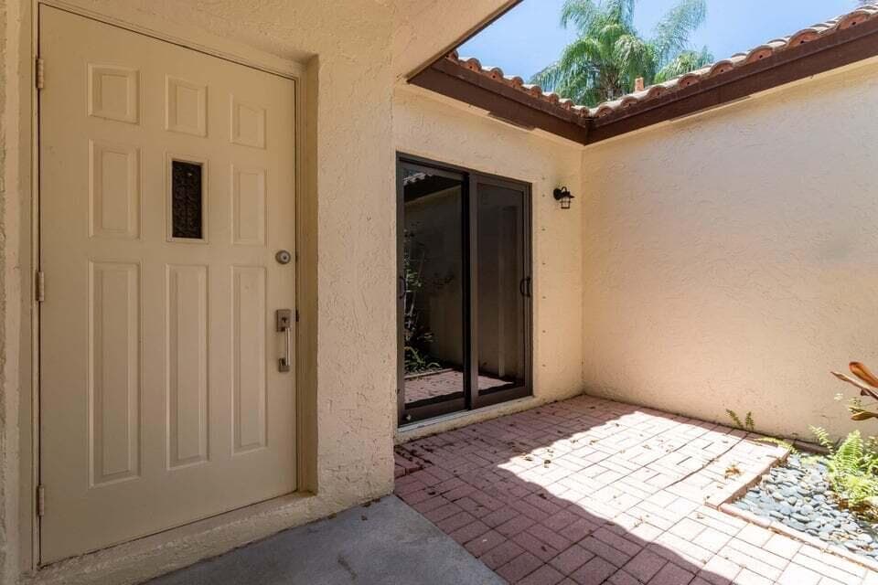 3113 Kingswood Terrace, Boca Raton, FL 33431 2