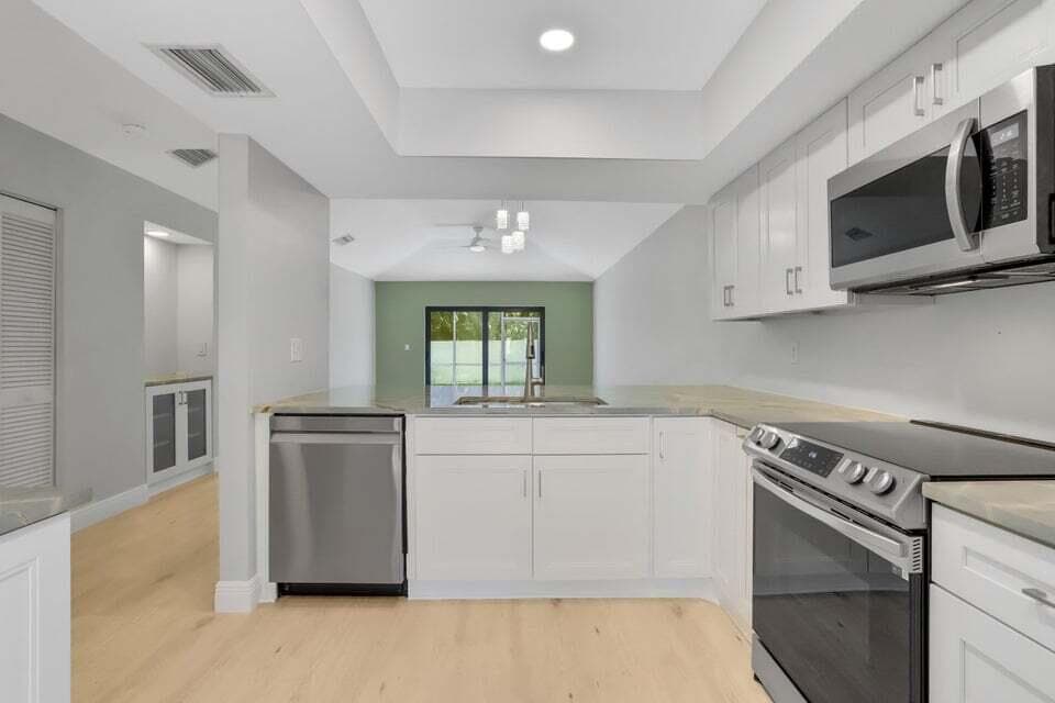 3113 Kingswood Terrace, Boca Raton, FL 33431 6