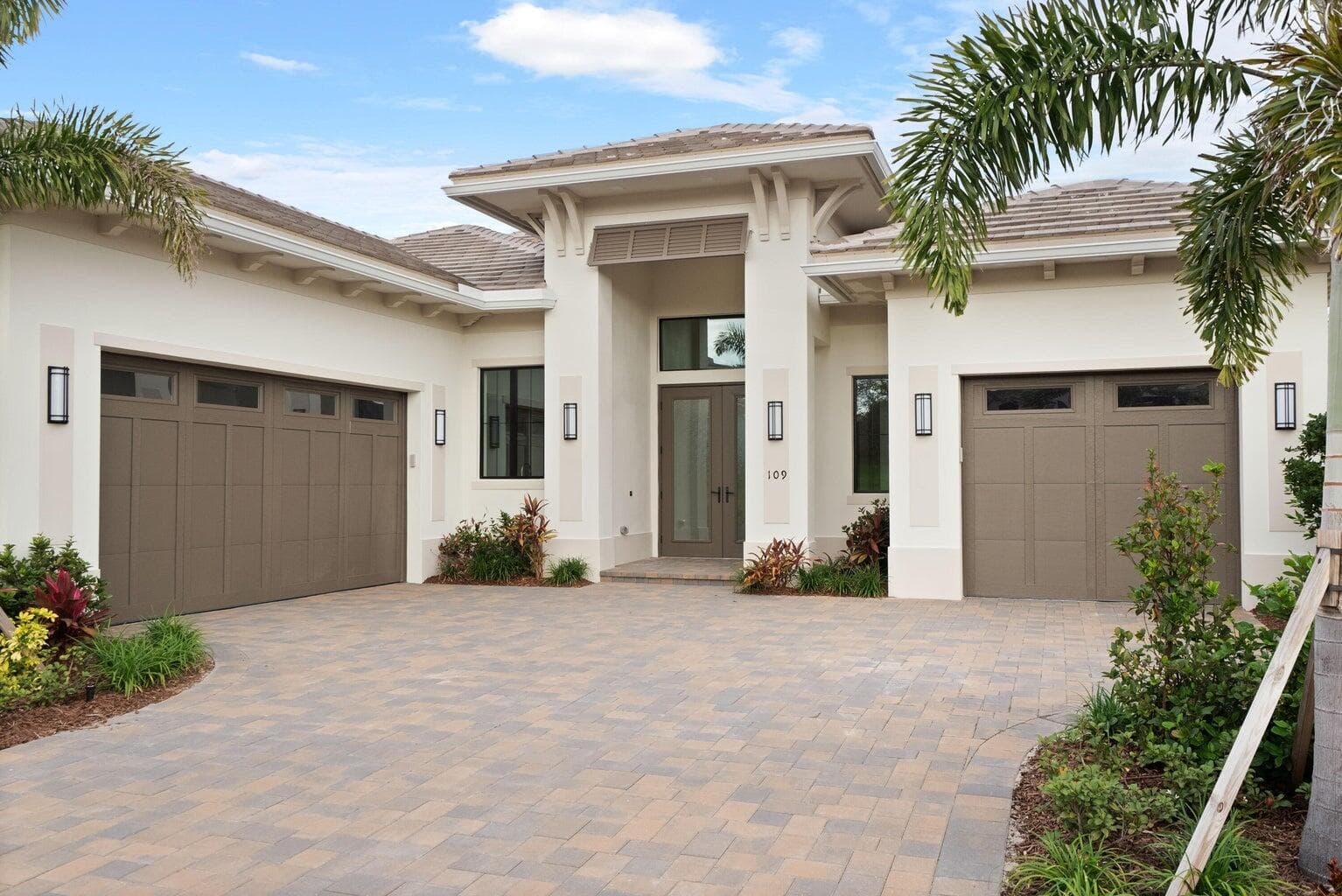 109 SE Via Verona, Port St. Lucie, FL 34984 2