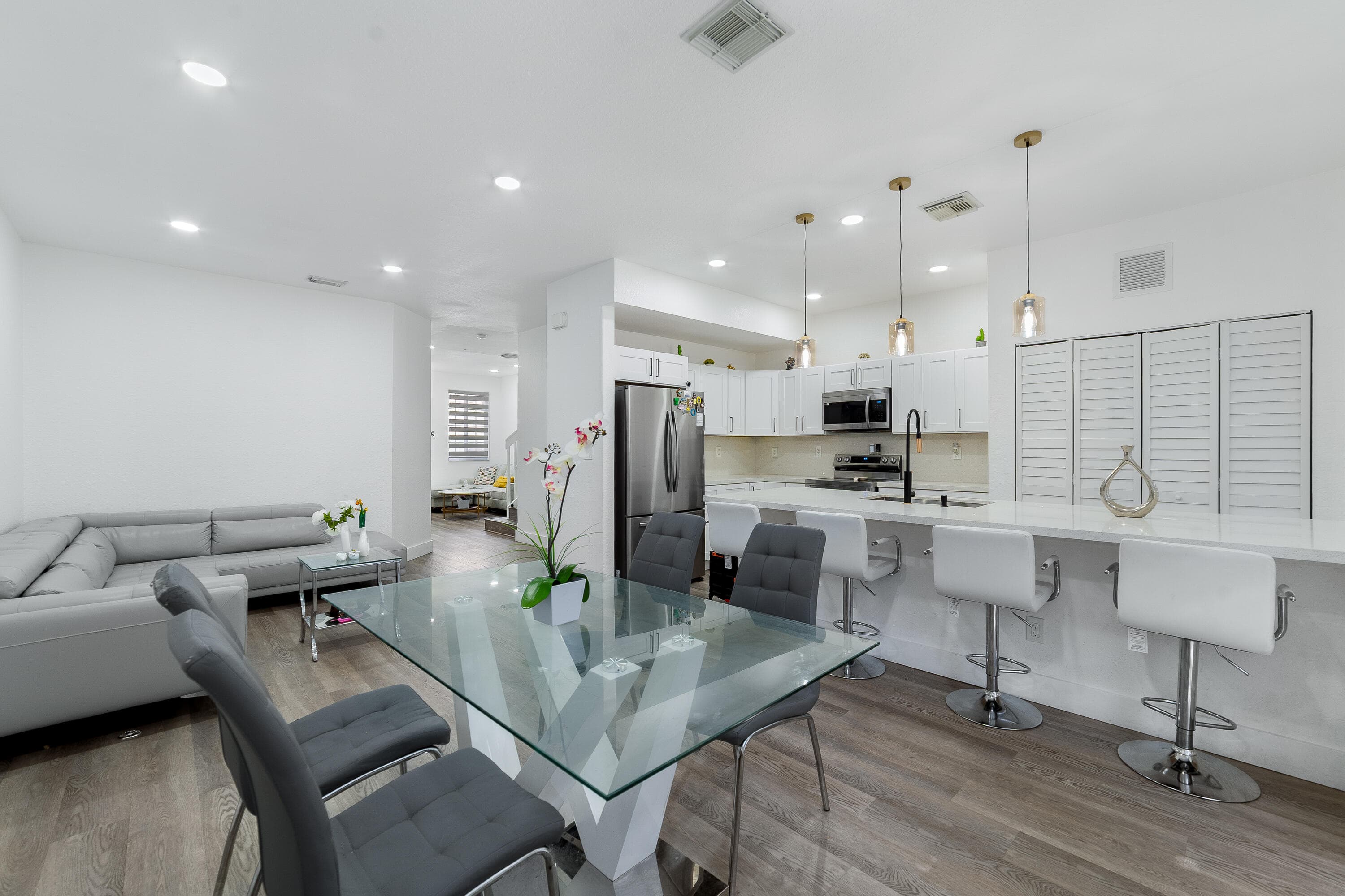 21105 NW 14th Place 4, Miami Gardens, FL 33169 33