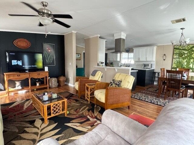 6927 SE Delegate Street, Hobe Sound, FL 33455 4