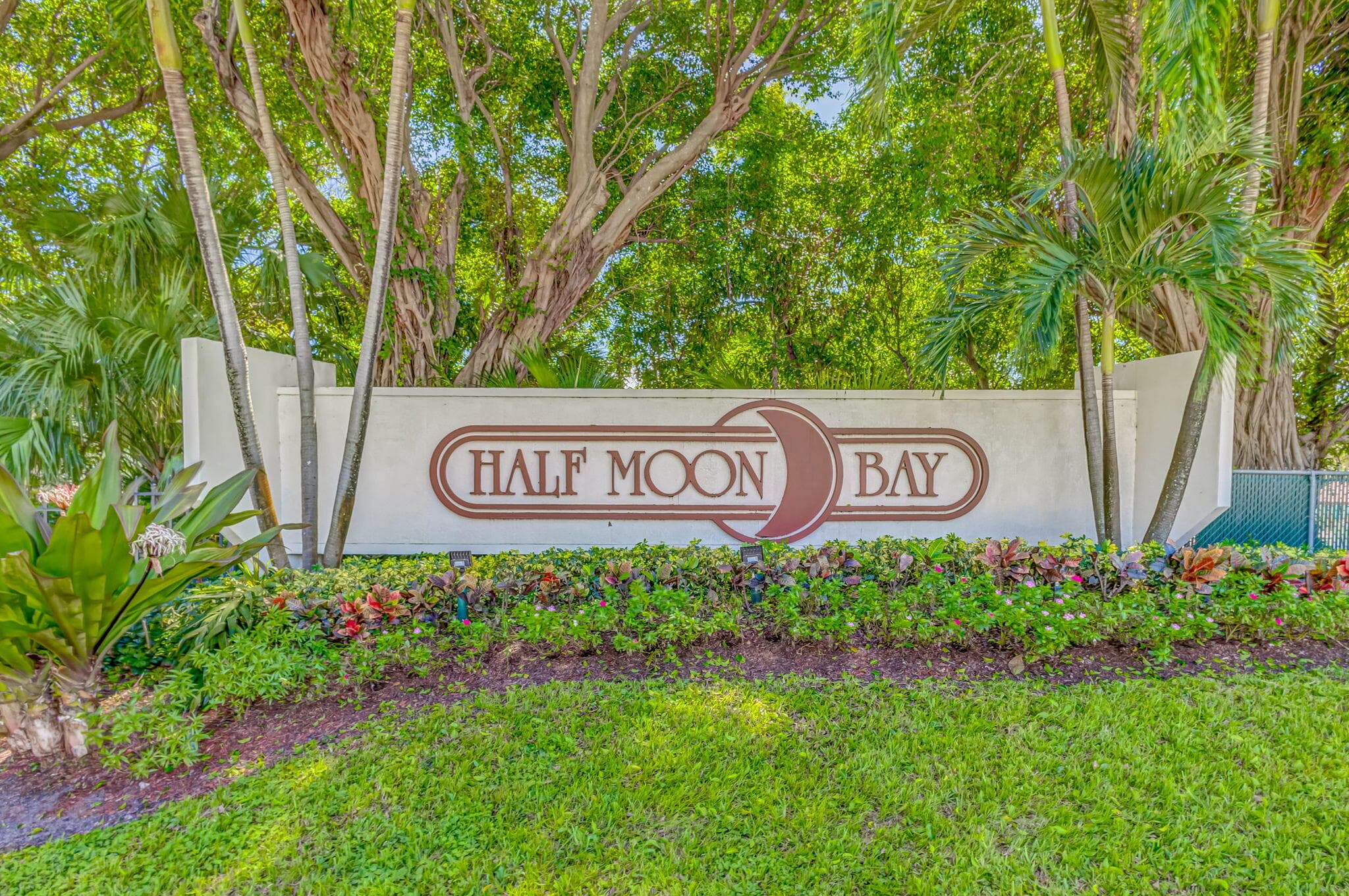 7030 Half Moon Circle 117, Hypoluxo, FL 33462 48