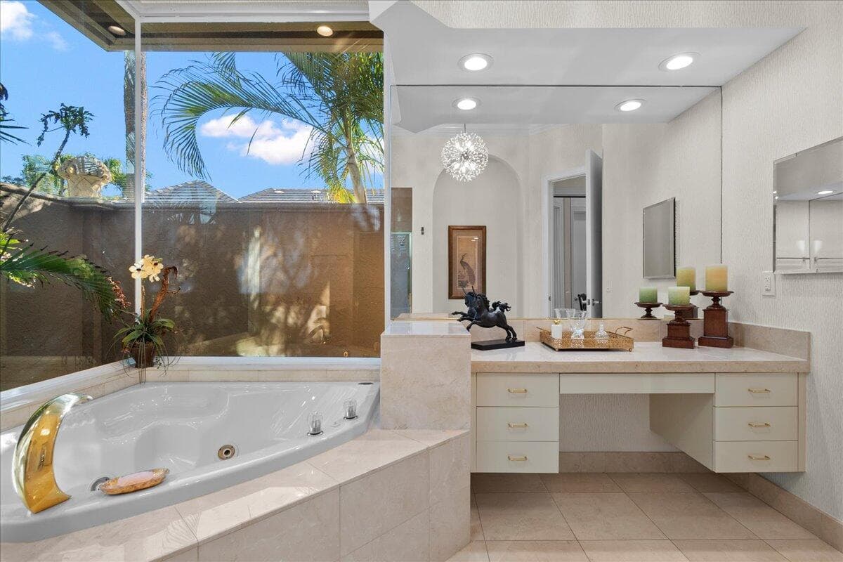 1338 Breakers West Boulevard, West Palm Beach, FL 33411 25