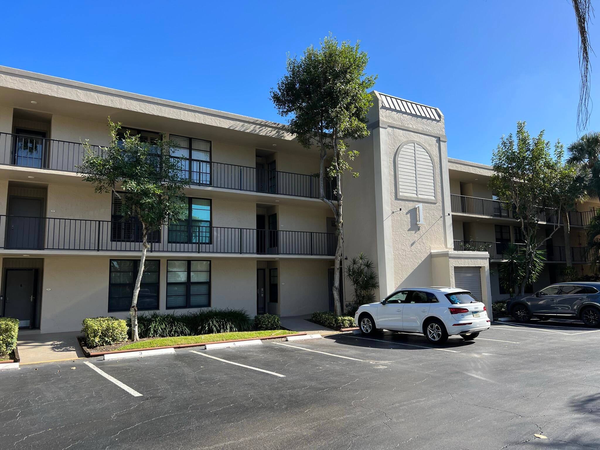 1 Royal Palm Way 3050, Boca Raton, FL 33432 17