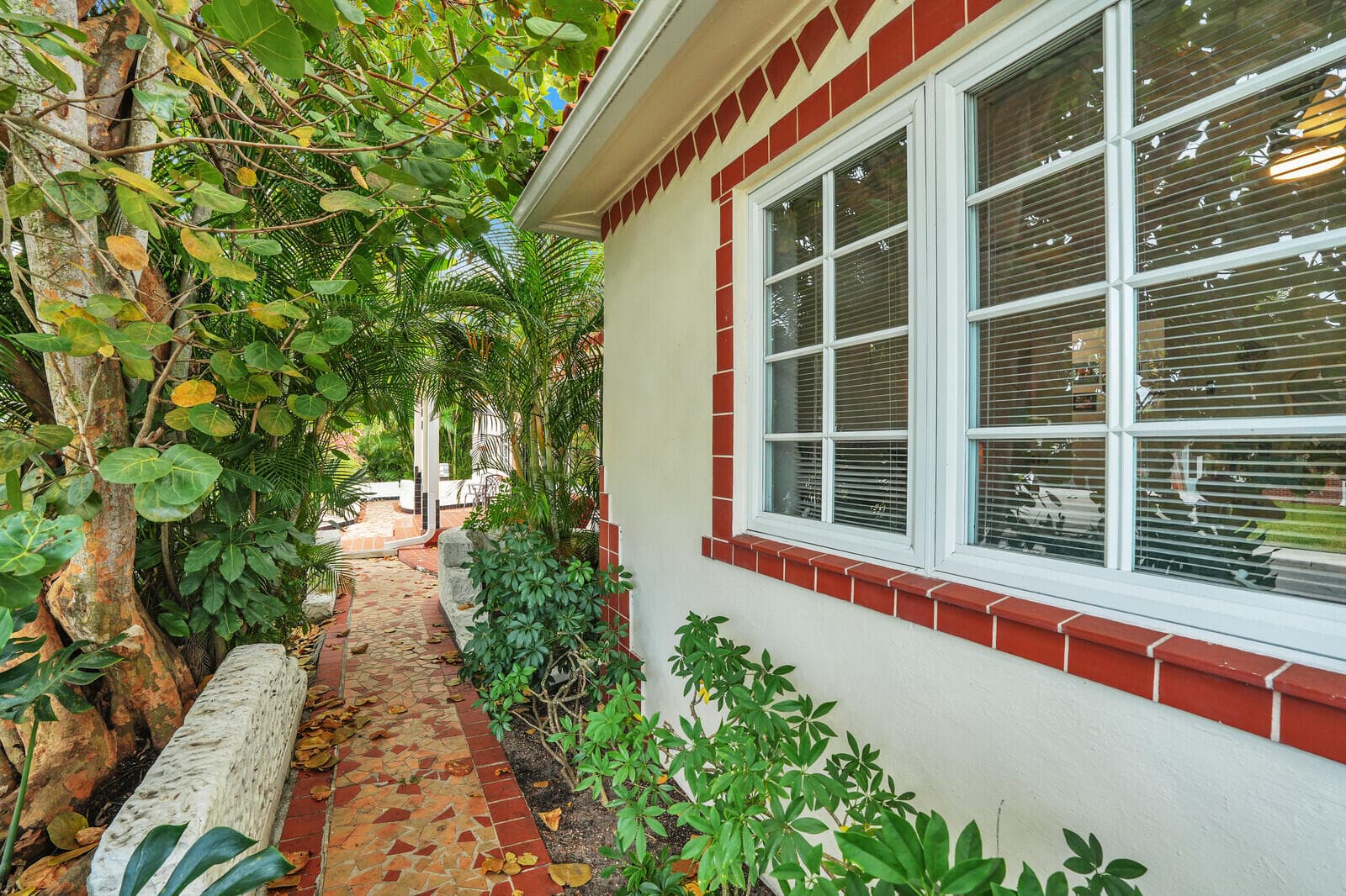 417 N 12th Avenue N, Lake Worth, FL 33460 29