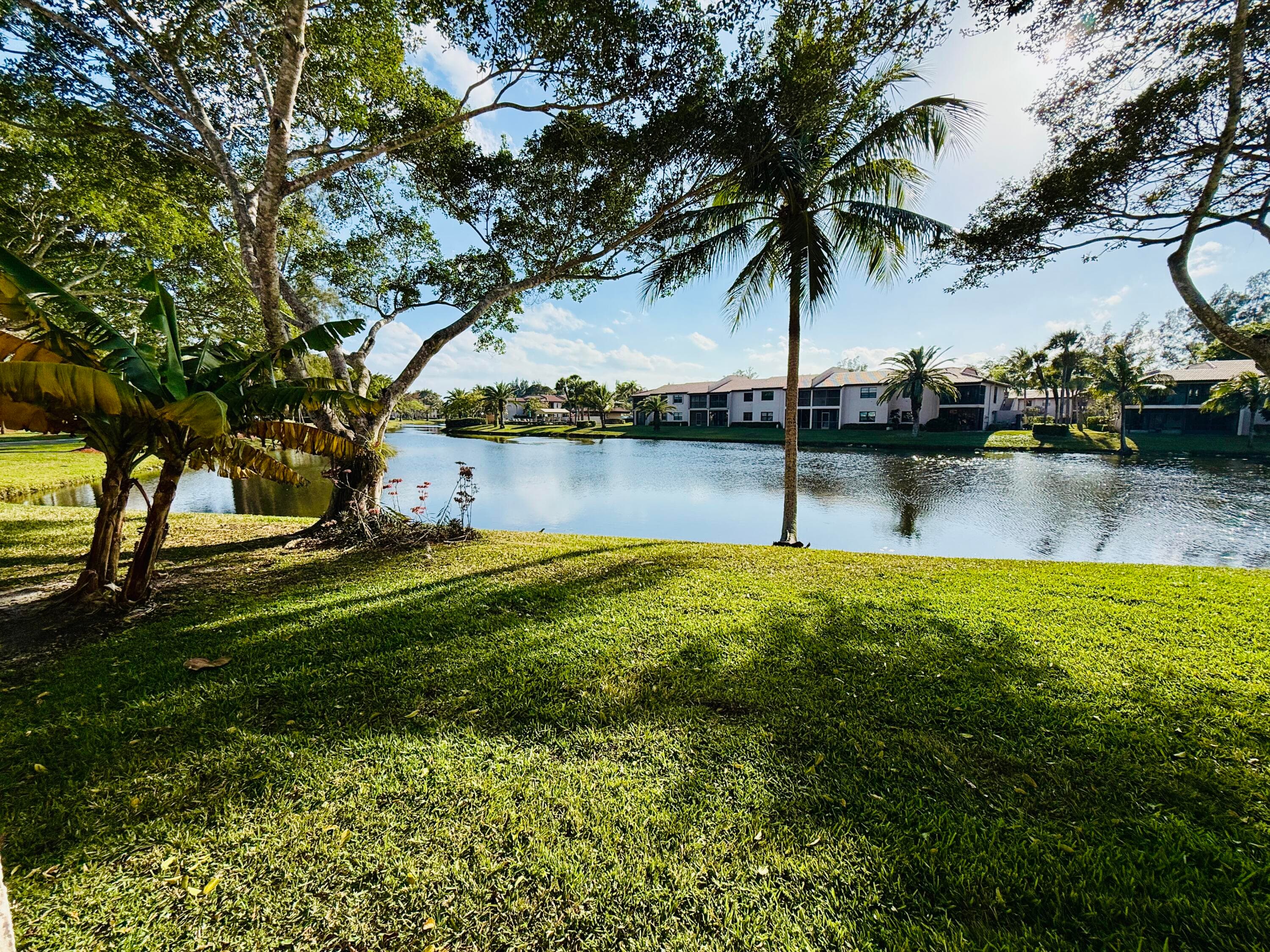 9261 Vista Del Lago E, Boca Raton, FL 33428