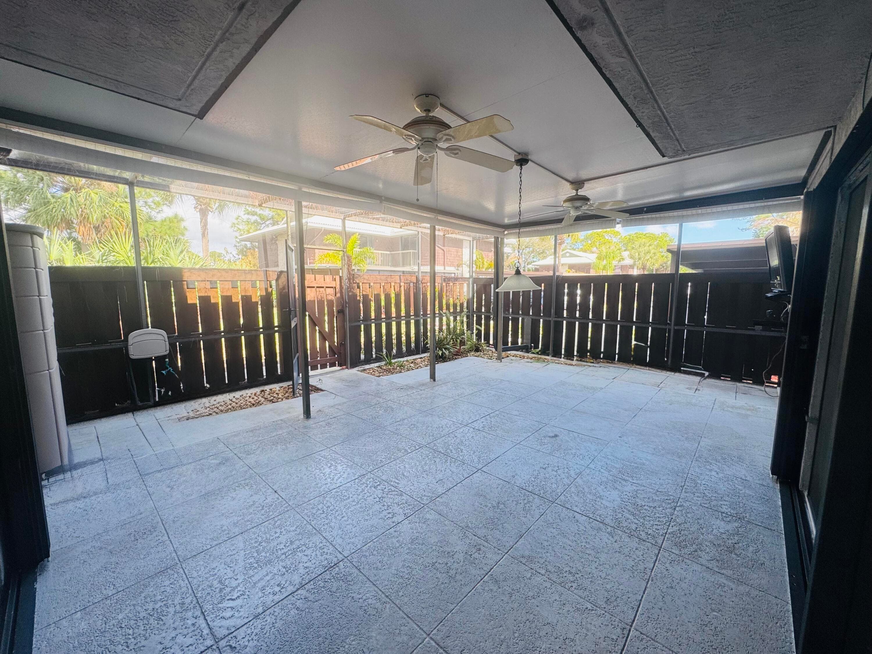 604 SE Castle Court D, Port St. Lucie, FL 34952 25