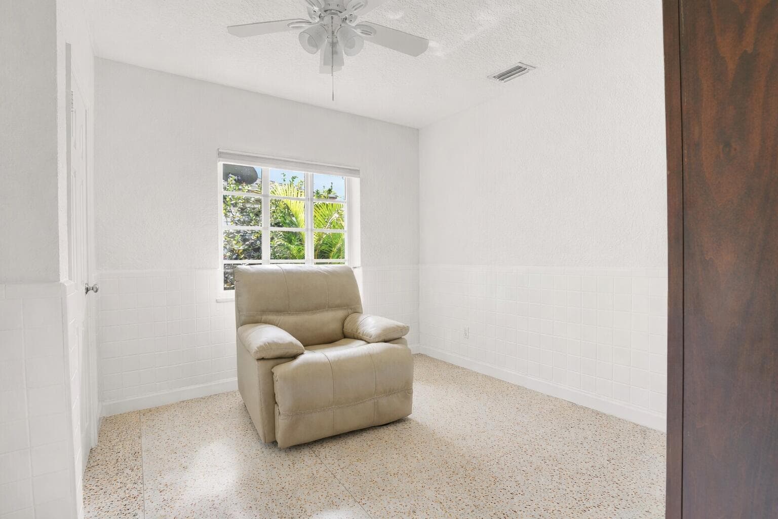 417 N 12th Avenue N, Lake Worth, FL 33460 23