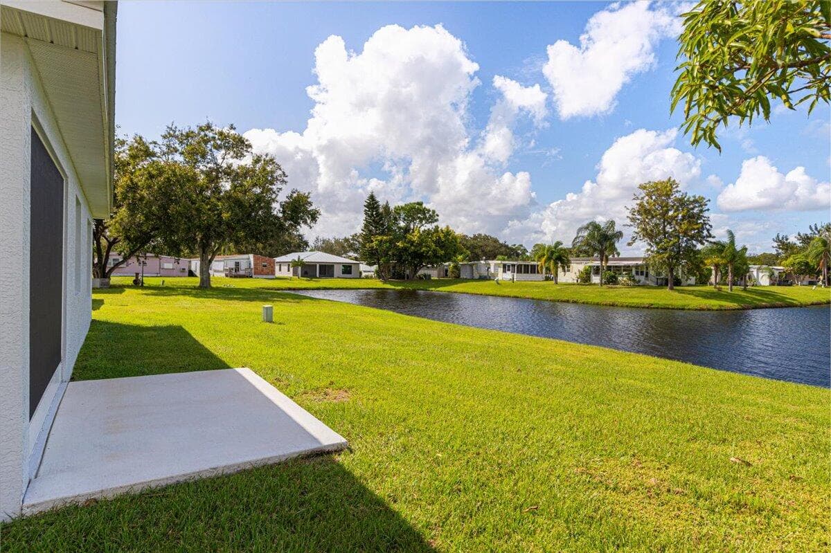 10 Juan Carlos Lane, Port St. Lucie, FL 34952 13