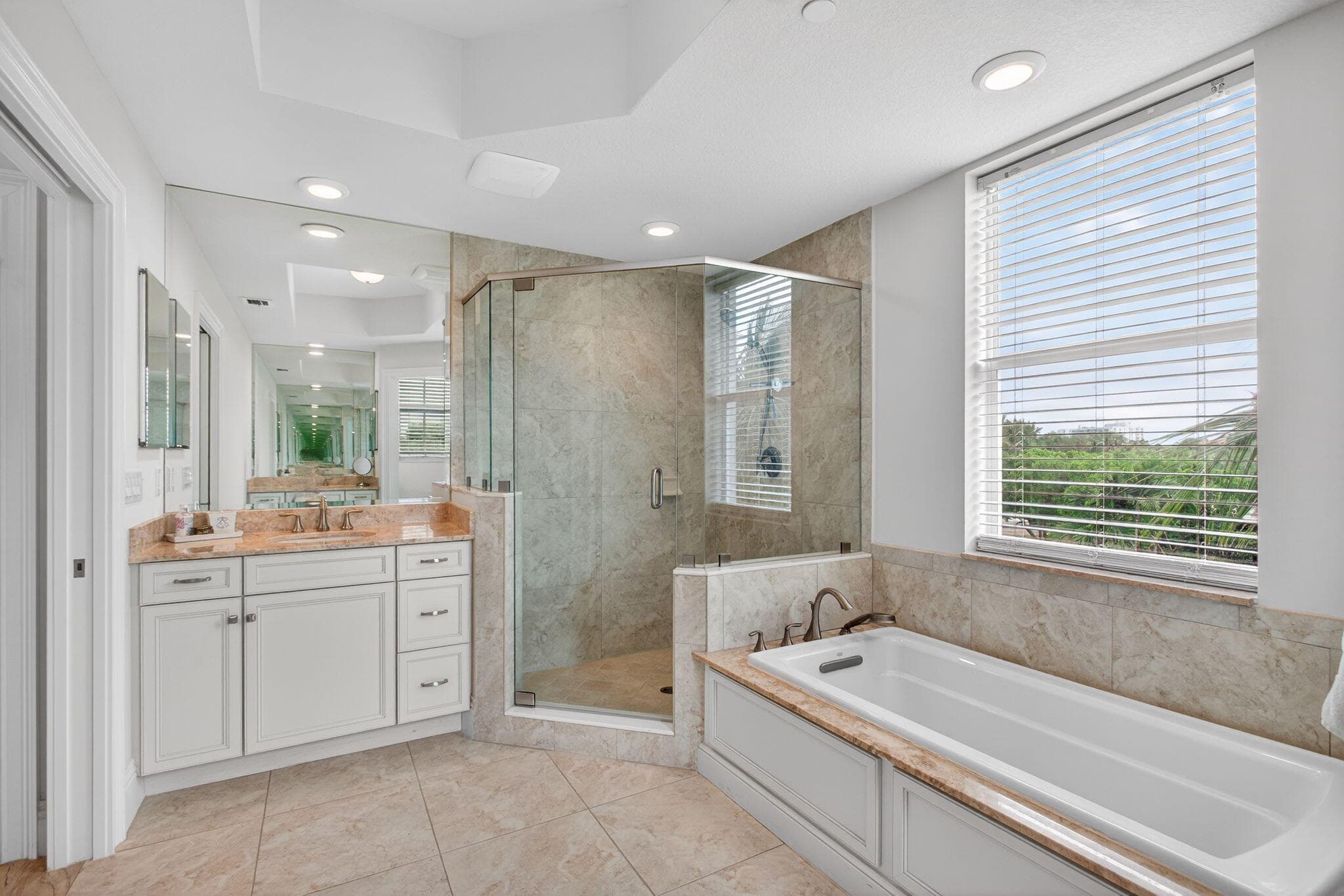 834 Bay Colony Drive S, Juno Beach, FL 33408 24
