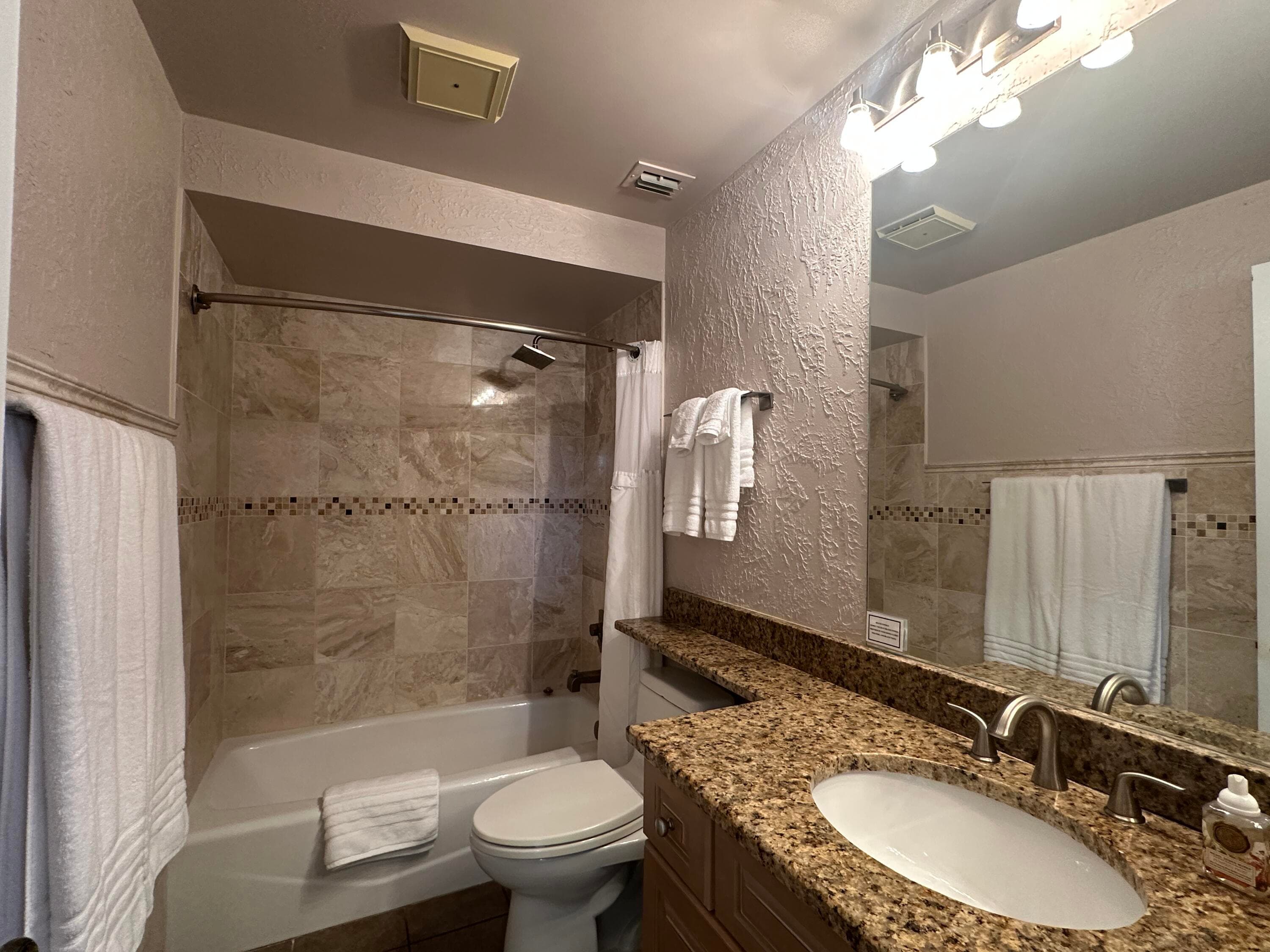 402 Club Drive, Palm Beach Gardens, FL 33418 8