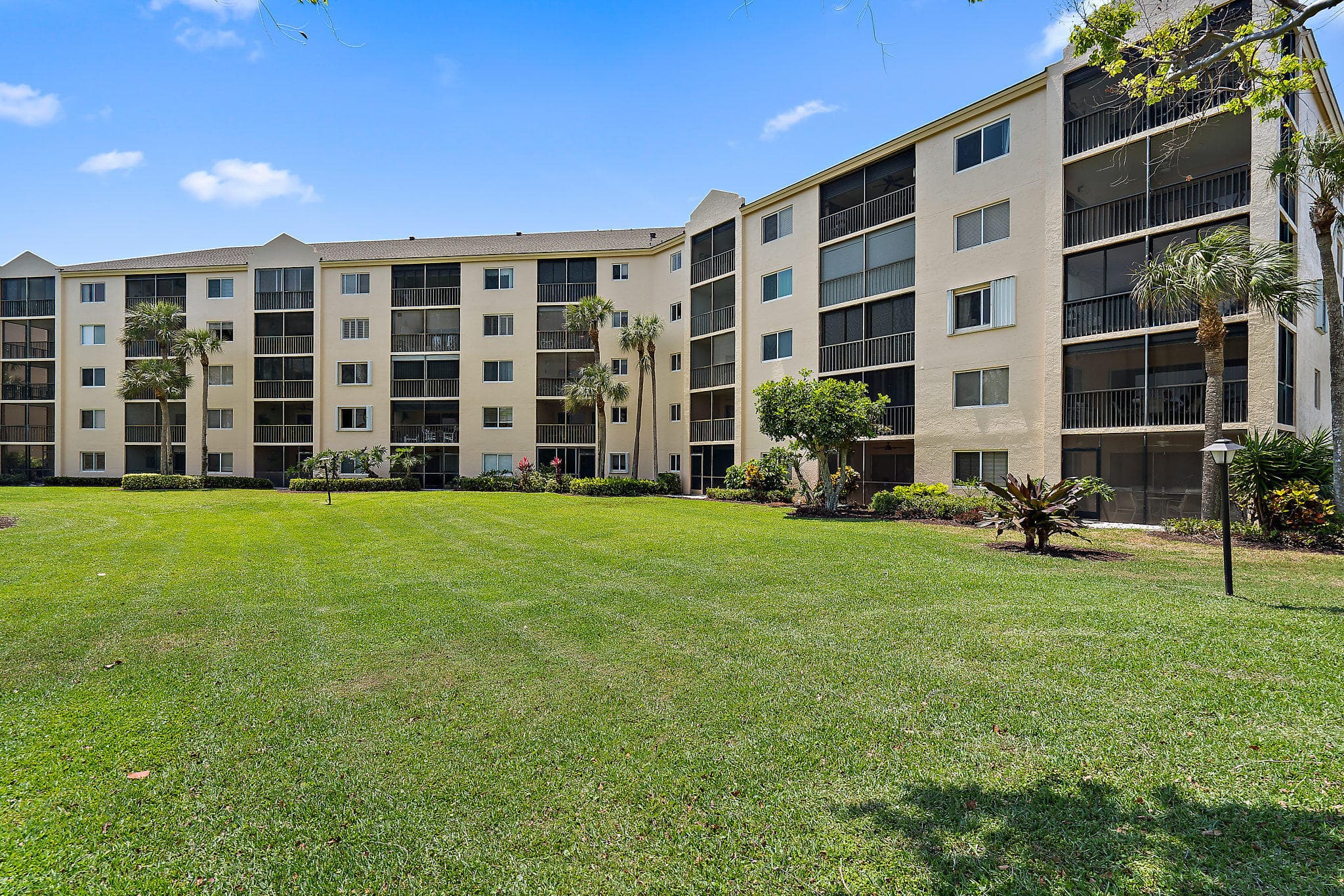 275 Palm Avenue C203, Jupiter, FL 33477 2
