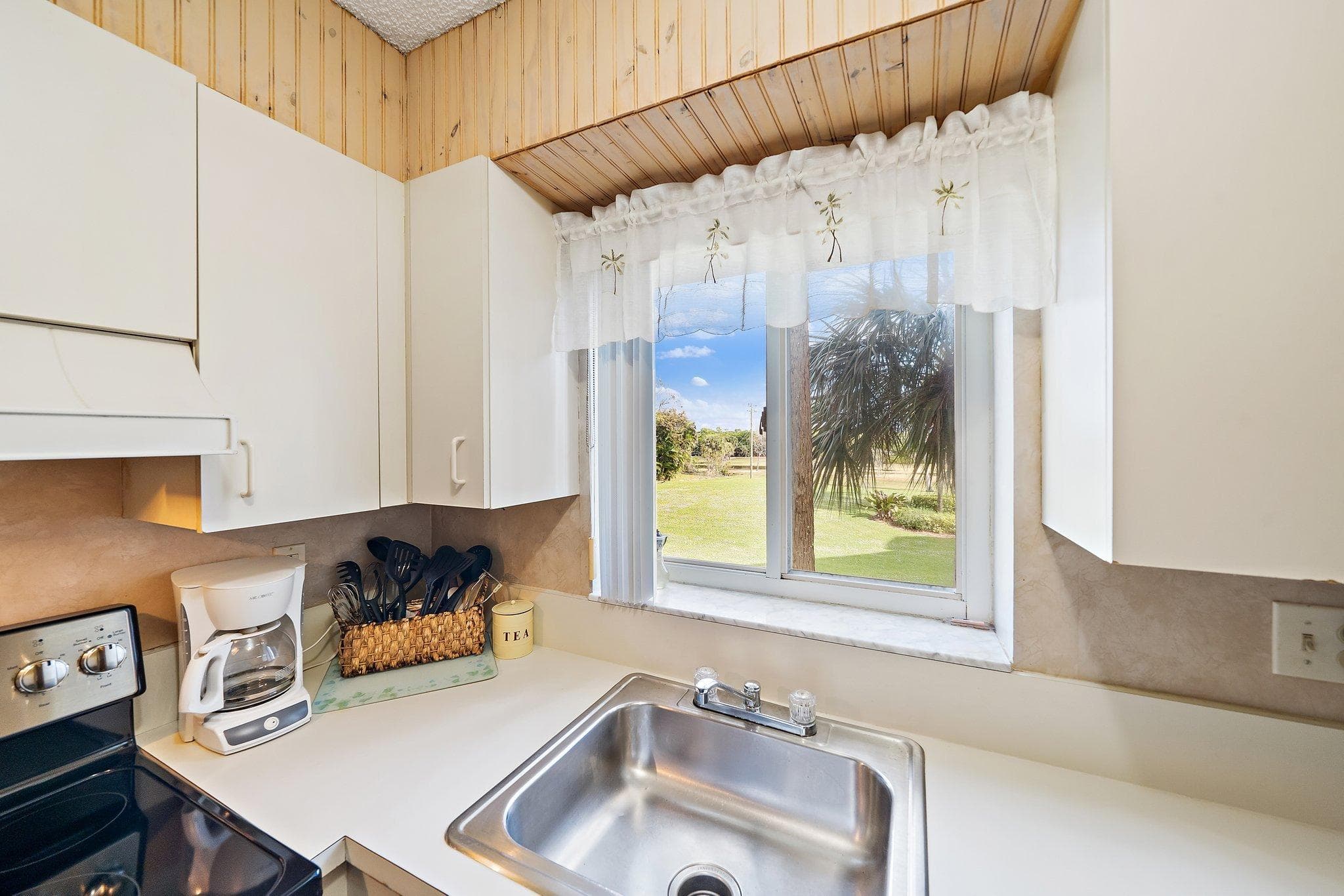 275 Palm Avenue C203, Jupiter, FL 33477 13