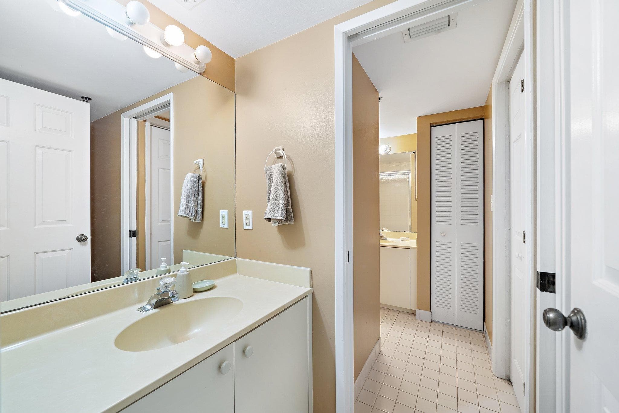275 Palm Avenue C203, Jupiter, FL 33477 16