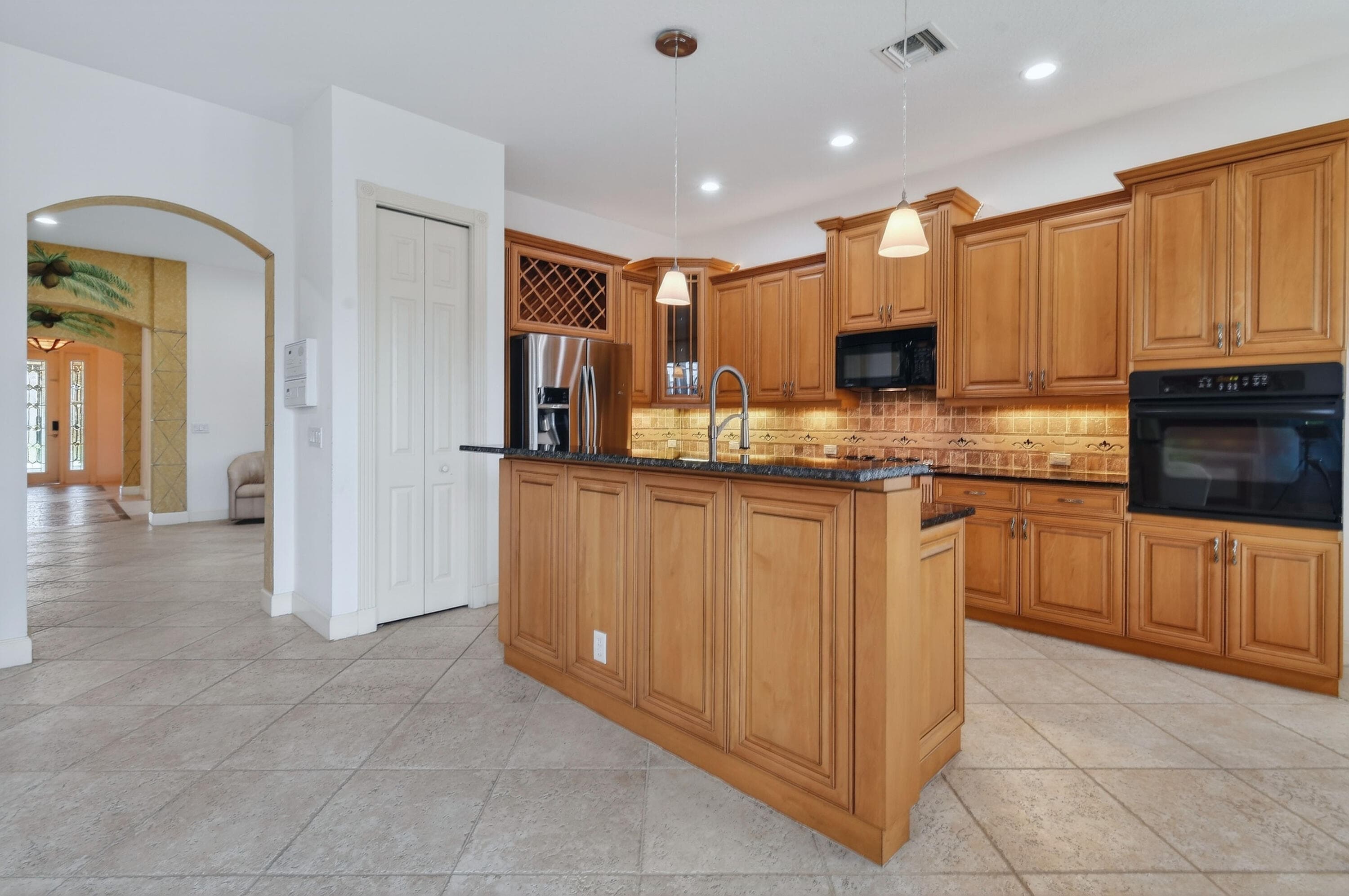 120 NW Willow Grove Avenue, Port St. Lucie, FL 34986 32