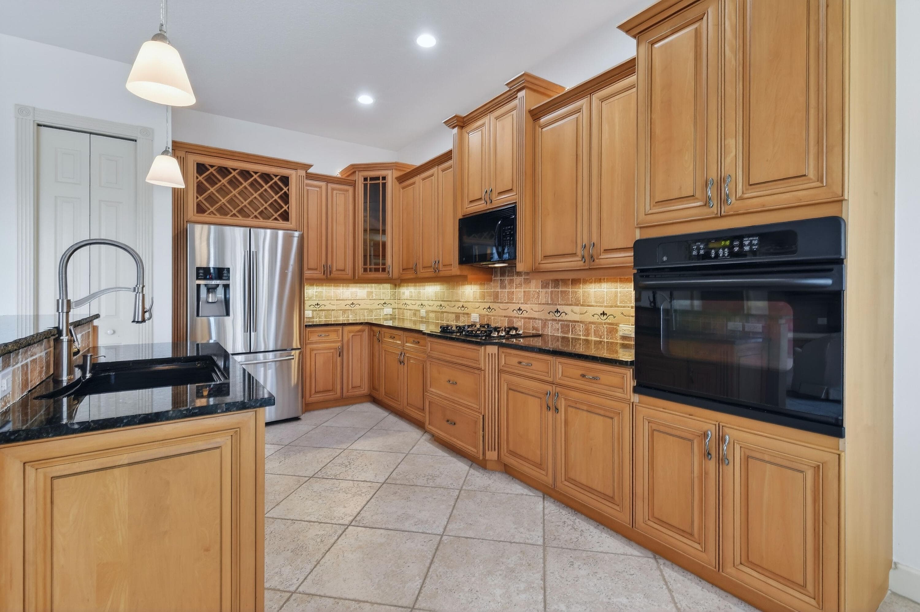 120 NW Willow Grove Avenue, Port St. Lucie, FL 34986 38