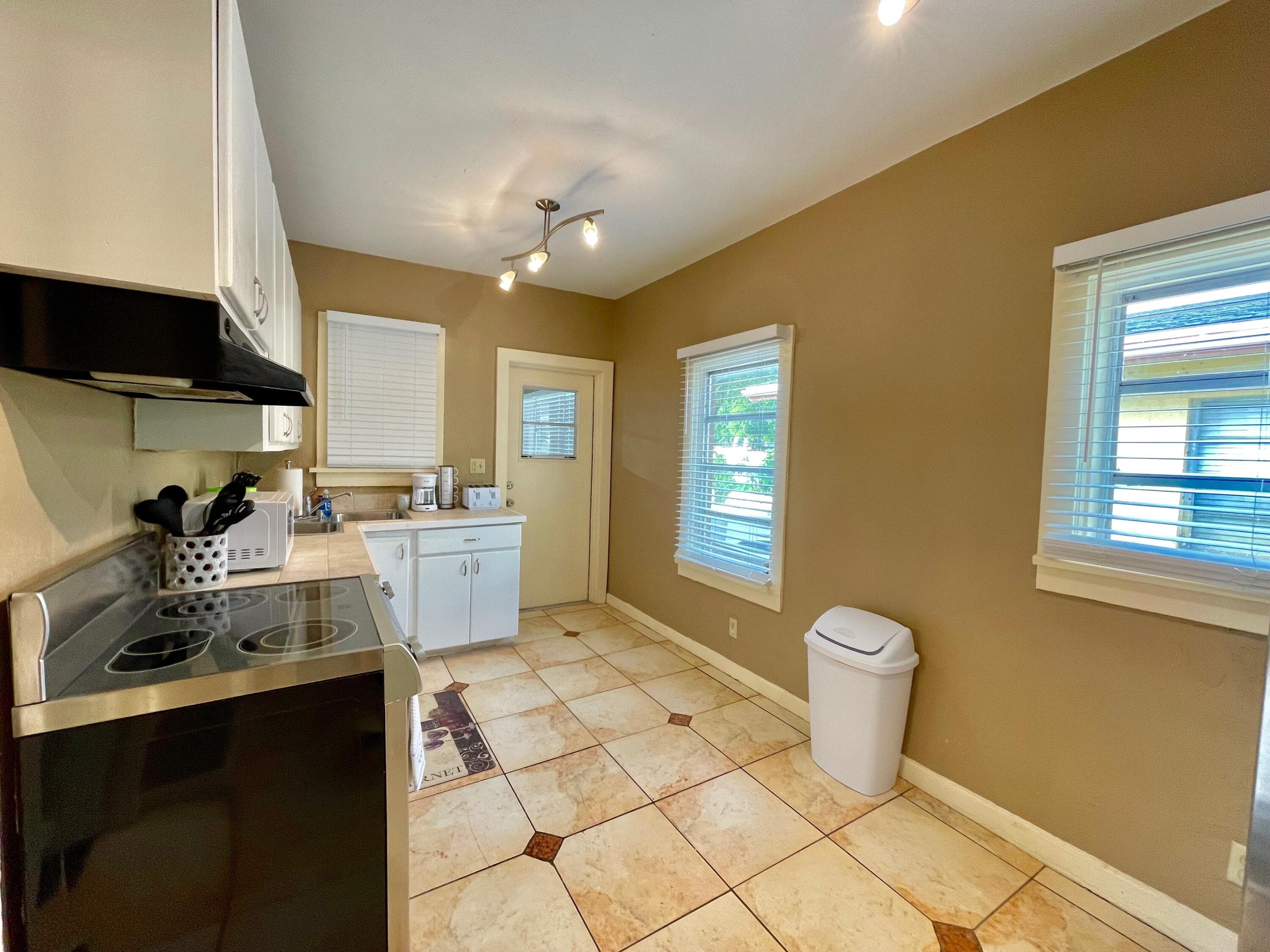 5555 Garden Avenue Sfh With A Detached Apt. Bldg., West Palm Beach, FL 33405 11