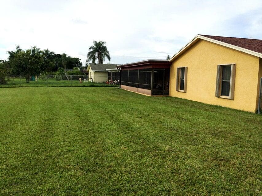 221 Bilbao Street, Royal Palm Beach, FL 33411 10