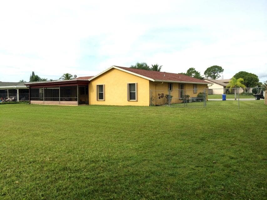 221 Bilbao Street, Royal Palm Beach, FL 33411 11