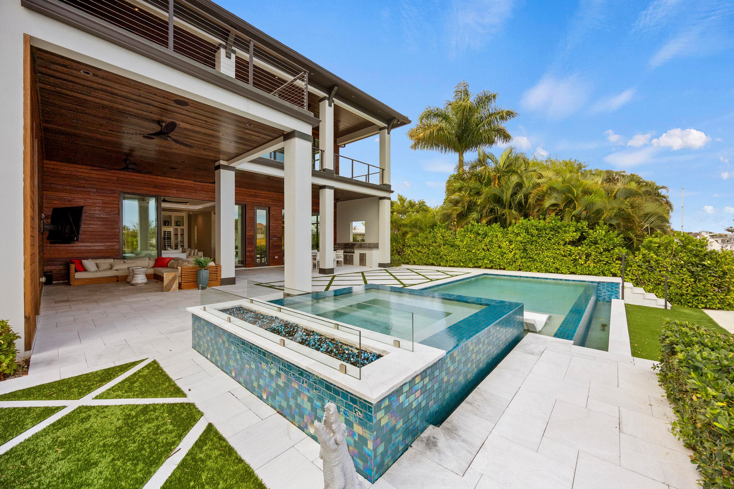 736 Lagoon Drive, North Palm Beach, FL 33408 32