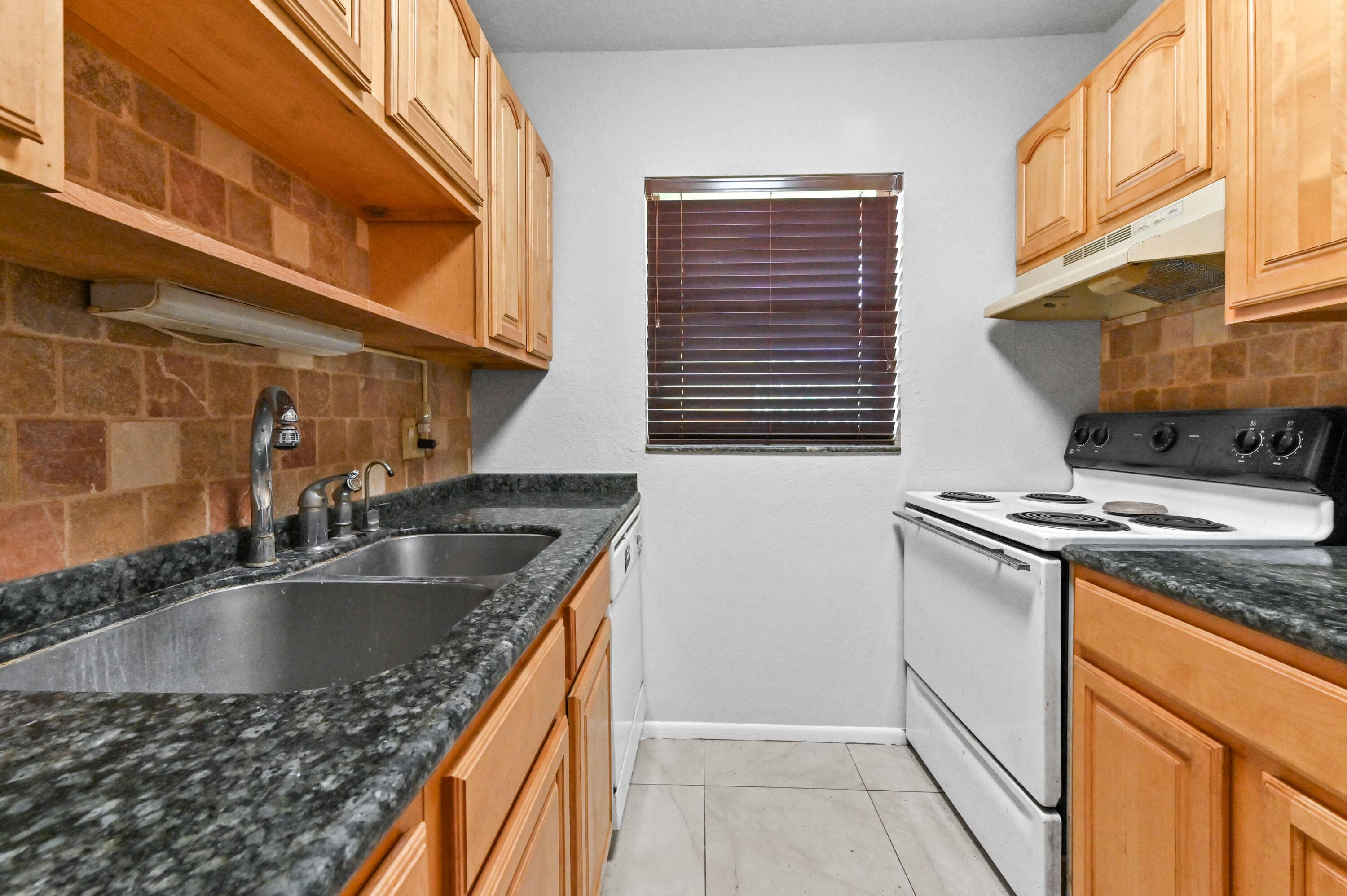 240 Croton Avenue 102, Lantana, FL 33462 8