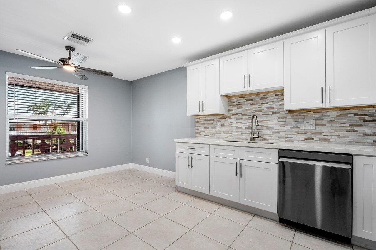 1740 NW 19th Terrace 204, Delray Beach, FL 33445 2