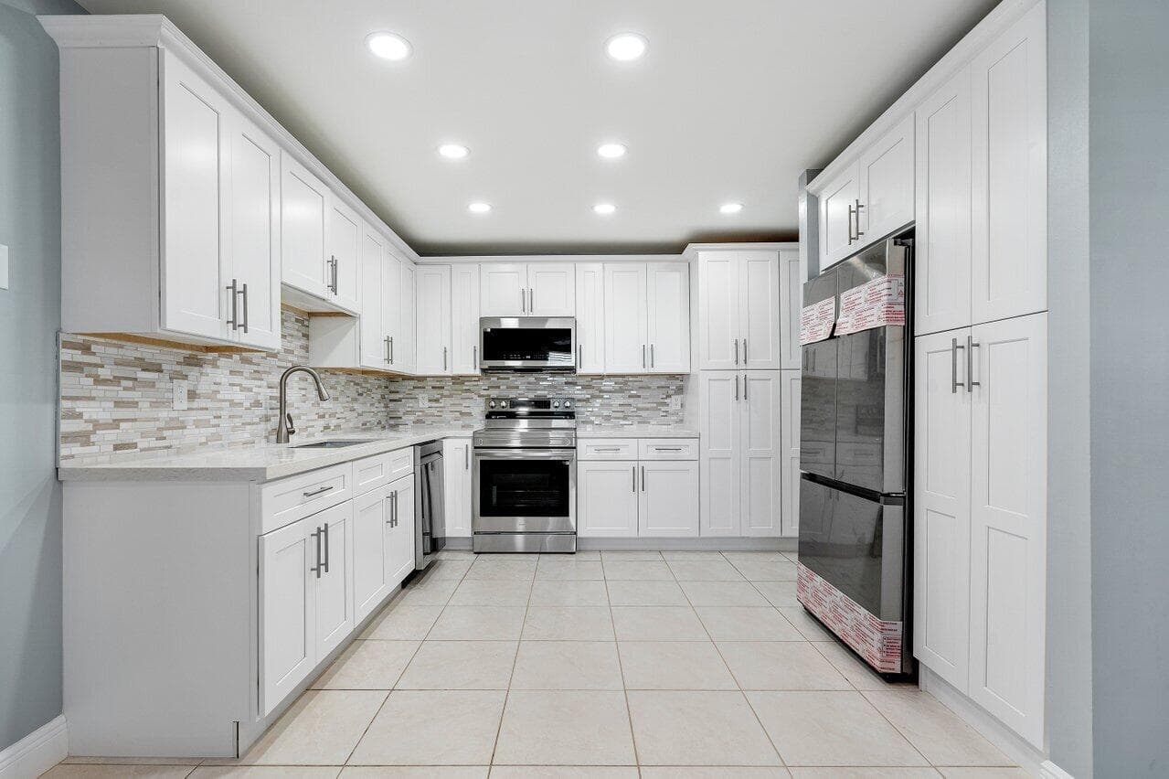1740 NW 19th Terrace 204, Delray Beach, FL 33445 3