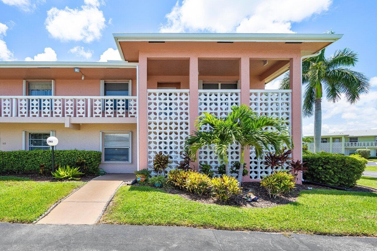 1740 NW 19th Terrace 204, Delray Beach, FL 33445 32