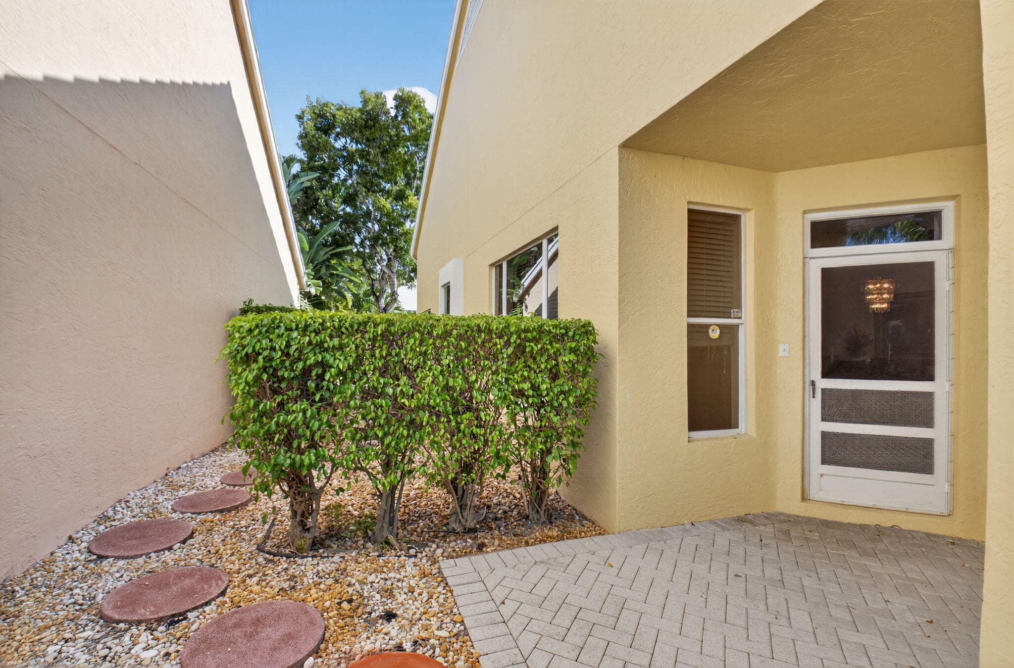 8361 Horseshoe Bay Road, Boynton Beach, FL 33472 5
