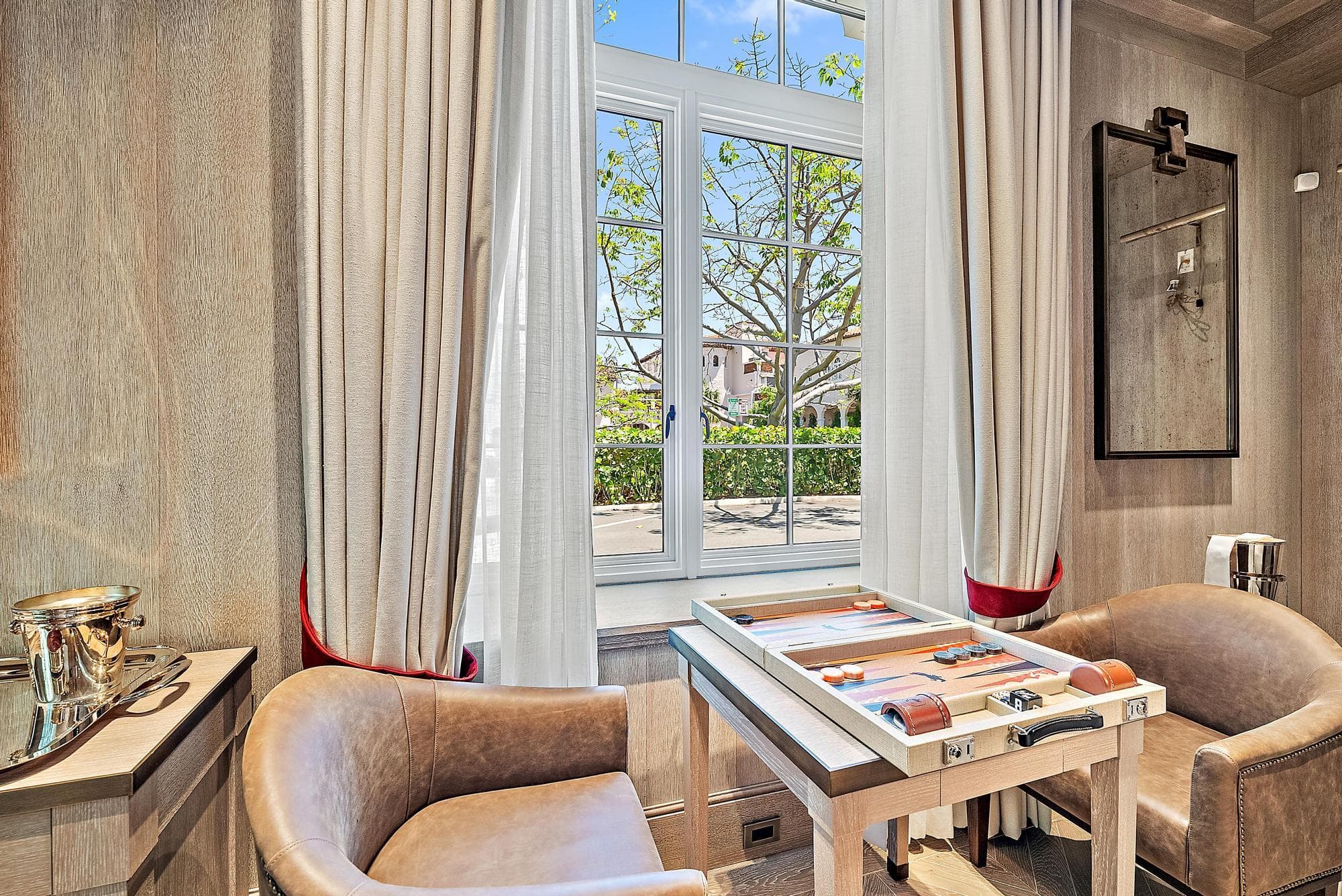 236 Phipps Plaza 101, Palm Beach, FL 33480 7