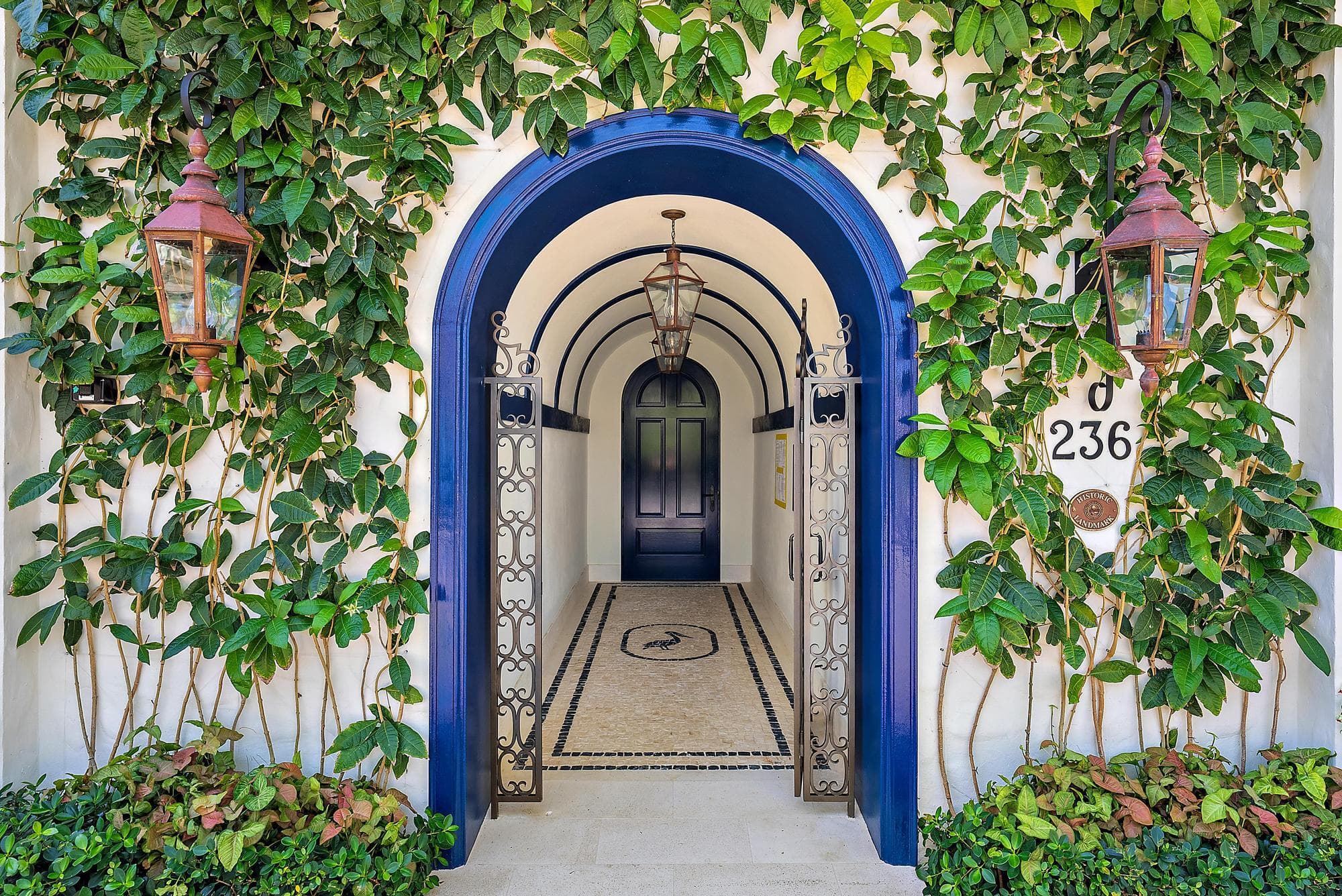 236 Phipps Plaza 101, Palm Beach, FL 33480 3