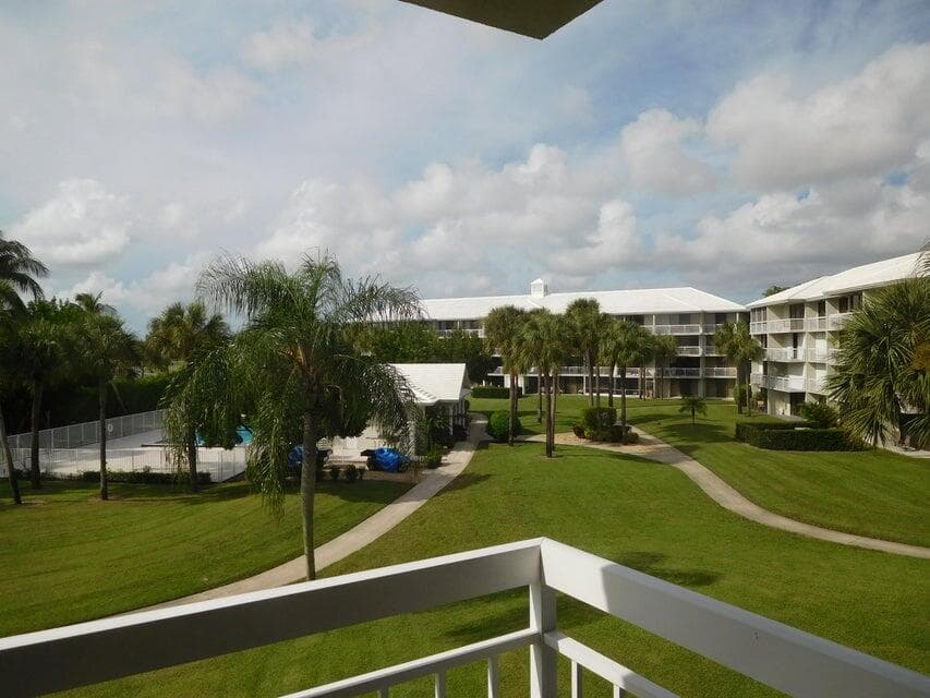 2741 Village Boulevard 304, West Palm Beach, FL 33409 11