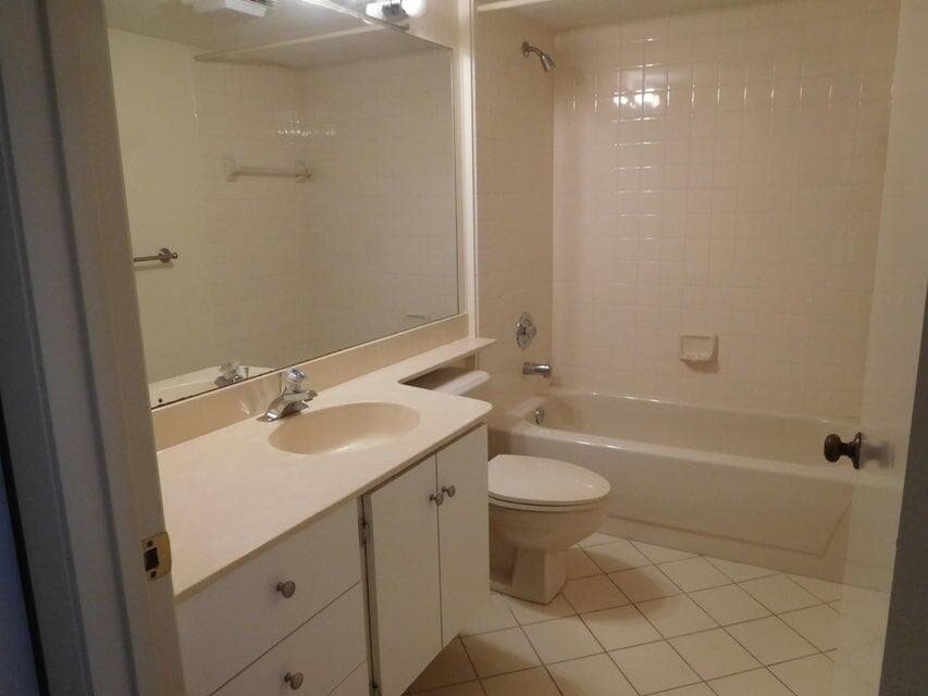 2741 Village Boulevard 304, West Palm Beach, FL 33409 7