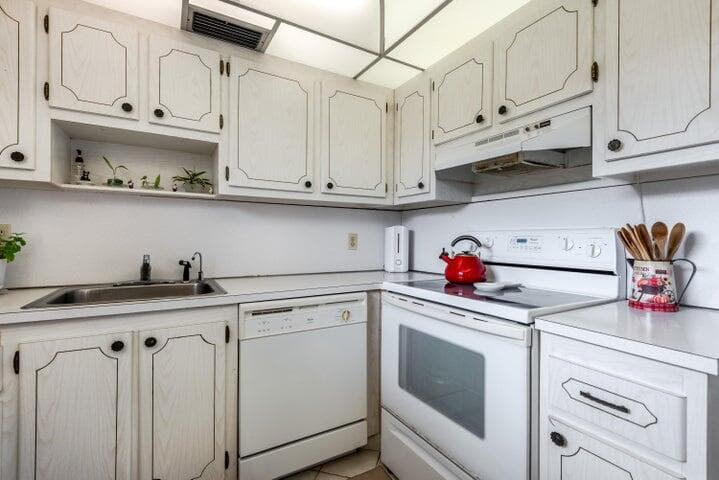 657 Brittany N, Delray Beach, FL 33446 11