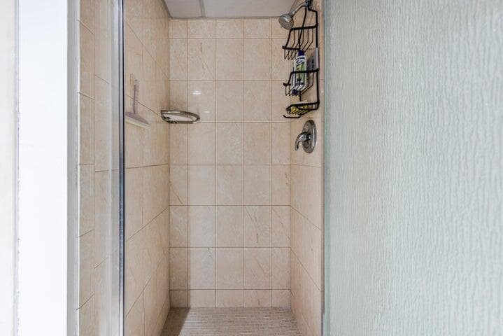 657 Brittany N, Delray Beach, FL 33446 20