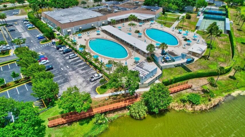 657 Brittany N, Delray Beach, FL 33446 29