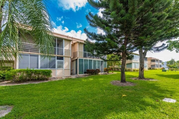 657 Brittany N, Delray Beach, FL 33446 28