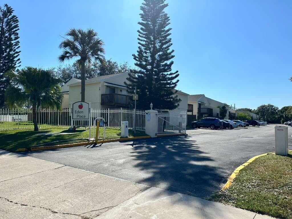 637 Executive Center Drive N102, West Palm Beach, FL 33401 4
