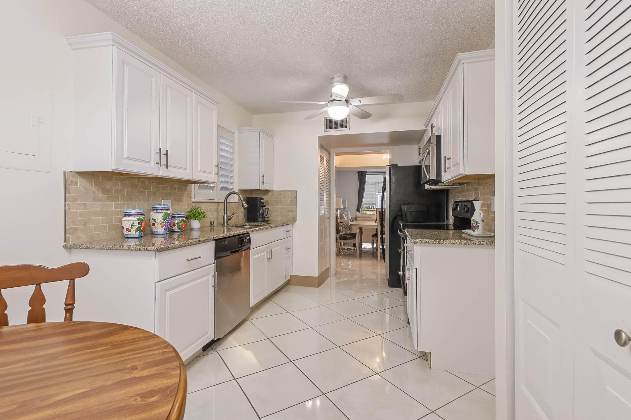 6850 10th Avenue N 206, Lake Worth, FL 33467 8