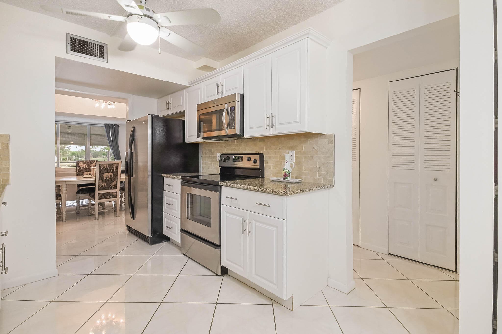 6850 10th Avenue N 206, Lake Worth, FL 33467 10