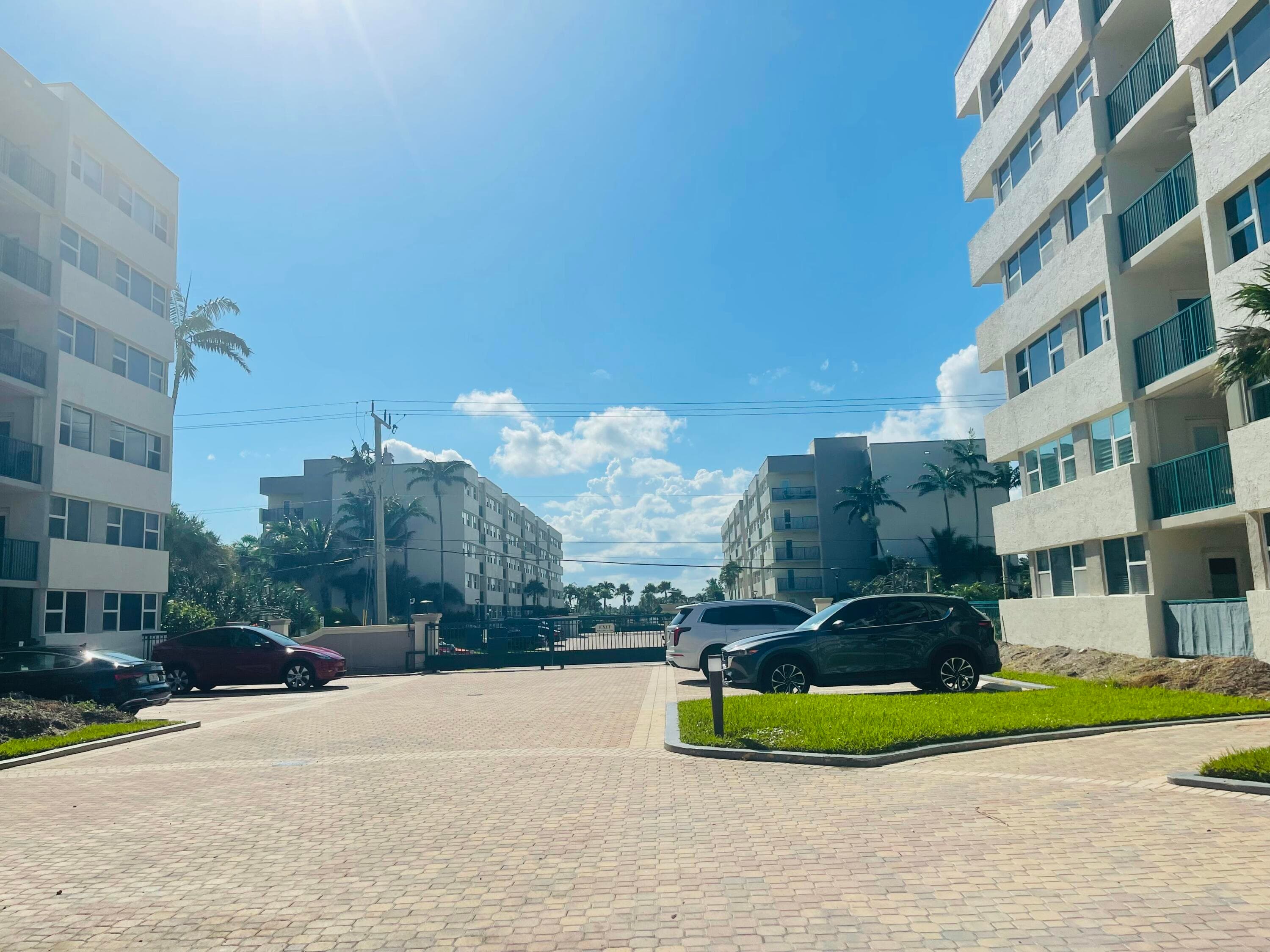 1237 Hillsboro Mile 302, Hillsboro Beach, FL 33062 85